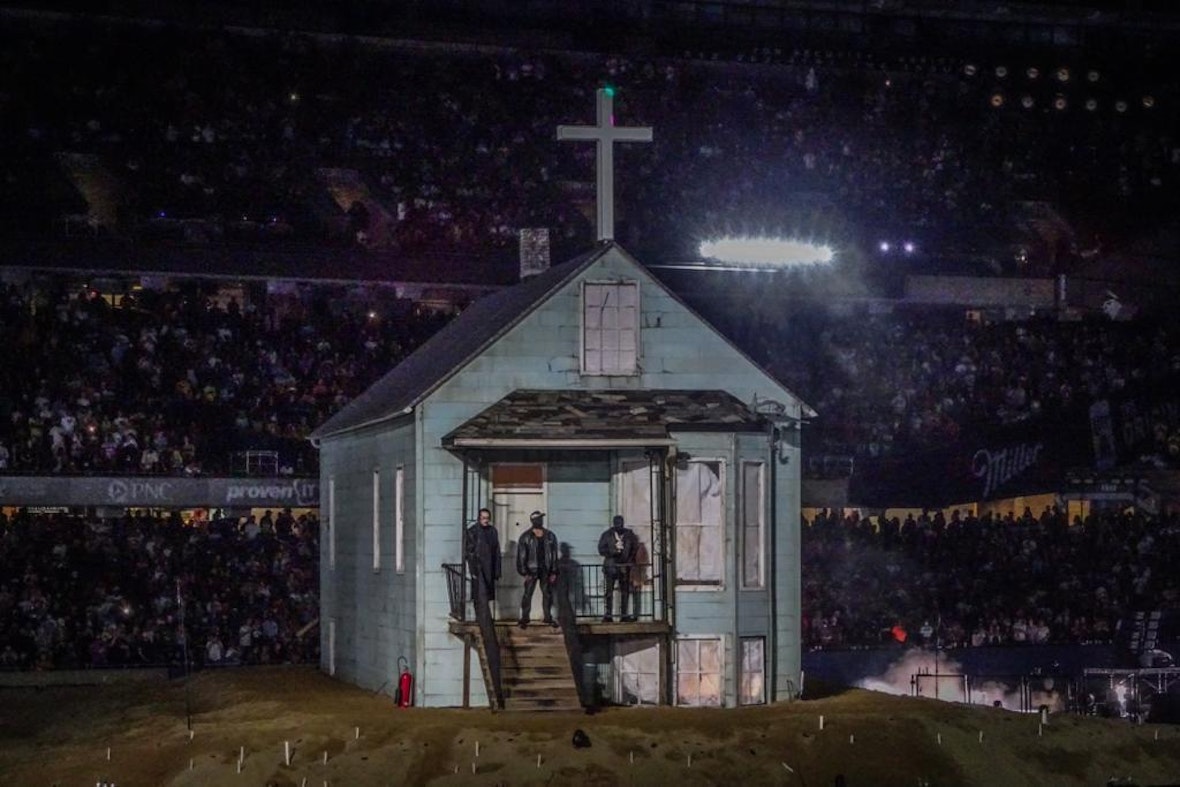 What happened at Kanye West's DONDA event in Chicago? - The Face