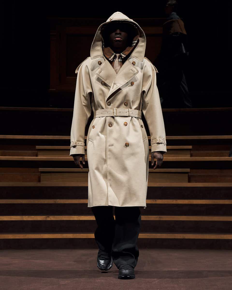 Riccardo Tisci’s grand message of unity for Burberry AW22 - The Face