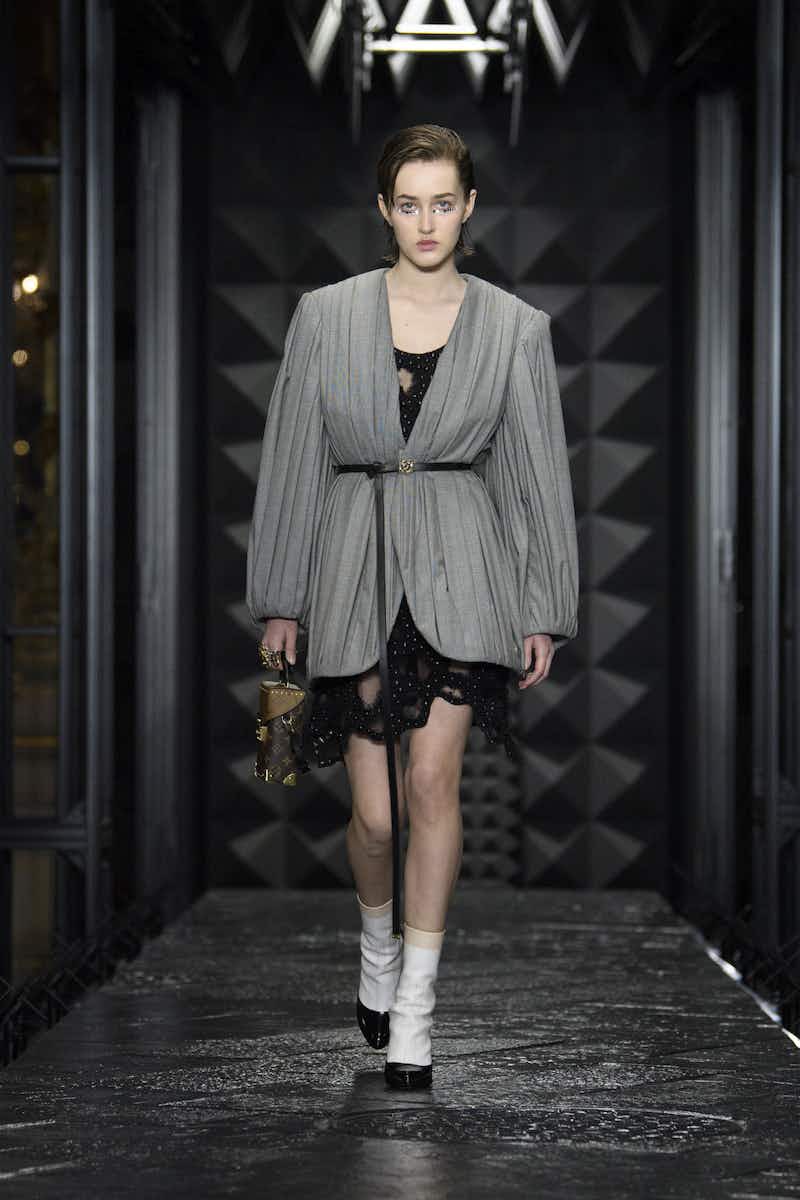 Louis Vuitton Fall 2009 Ready-to-Wear Fashion Show  Fashion, Punk 80s  fashion, Fashion inspiration design