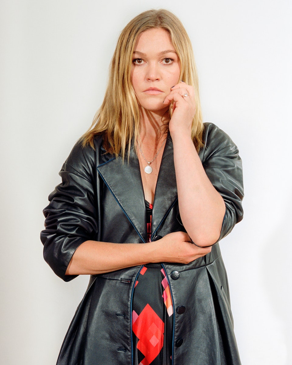 Julia Stiles 90s Icon Doesn T Go For The Flashy Roles The Face