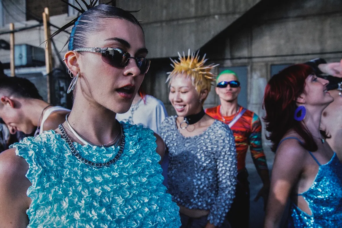 All under one roof raving - The Face