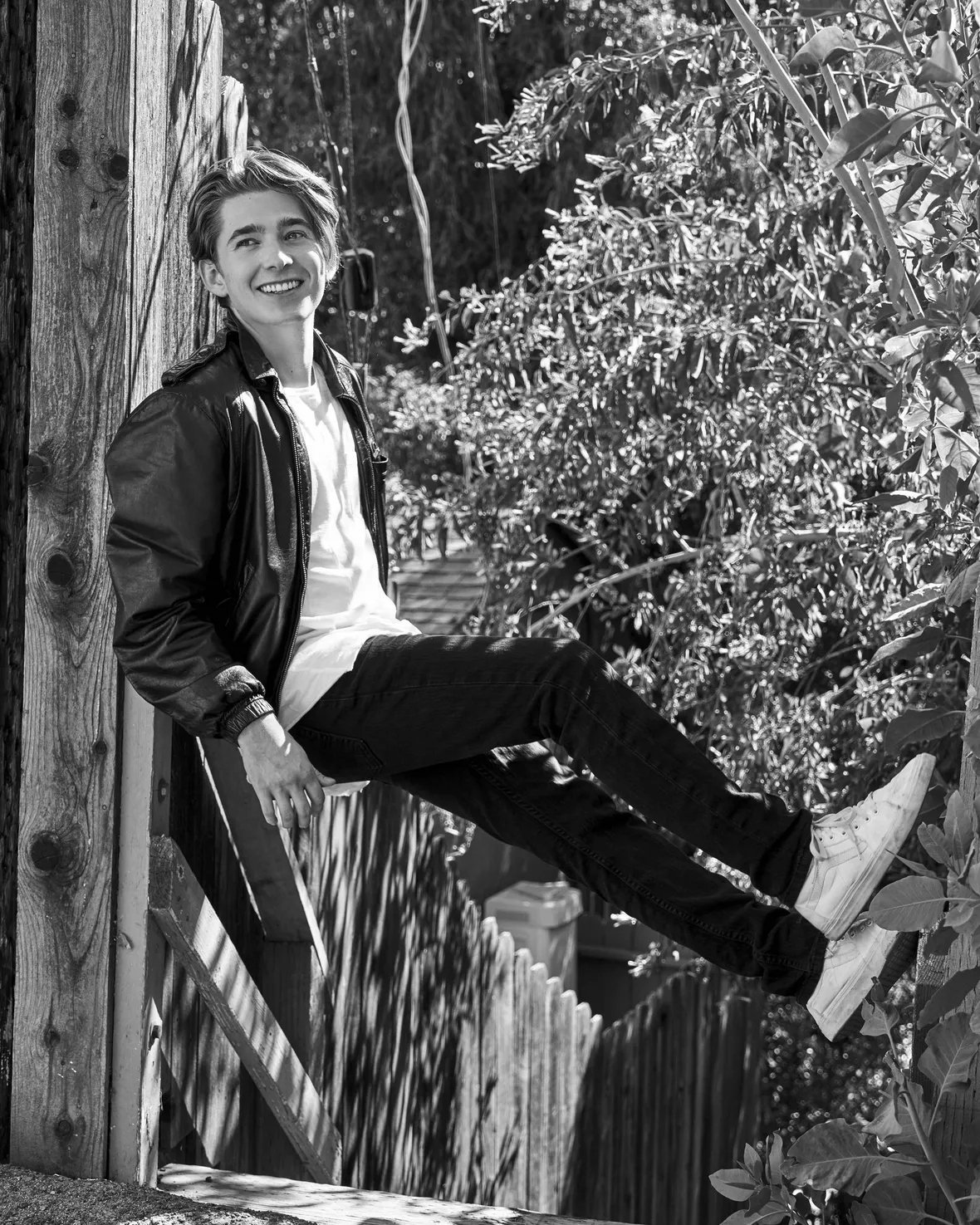 Dash Lily S Austin Abrams Picks Something Old And The Face Dash Lily S Austin Abrams Picks Something Old And The Face